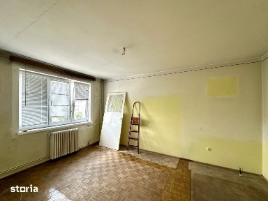 Apartament 2 camere decomandat | Etaj 3/4 | Centru