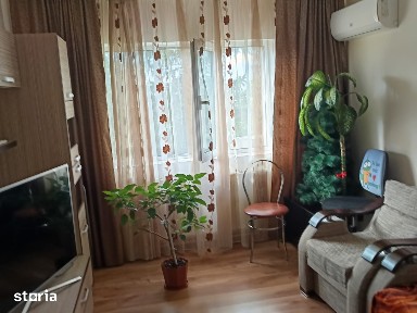 Vând apartament 2 camere, etaj 2,B-dul Dacia, mobilat