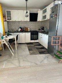 Vând casă 80 mp utilli panouri solare 10 kW