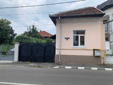 Inchiriere casa Rm. Valcea central