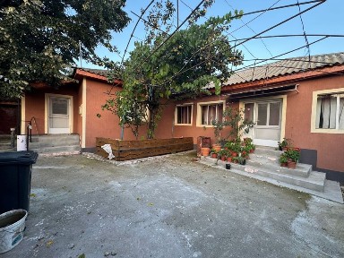 Casa de vanzare