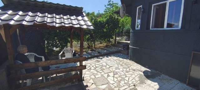 Casa mare sat Maceu, 4 camere,hol,baie,gradina
