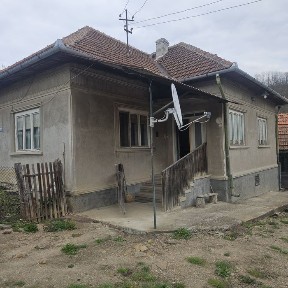 Vând casă Sat Caraci com Baia de cris