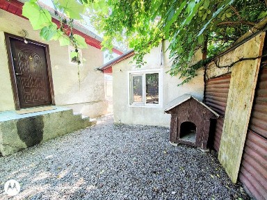 Ocazie! Casa de vânzare în Hunedoara, vis-a-vis de Draxlmaier. Preț 79900 EUR Negociabil