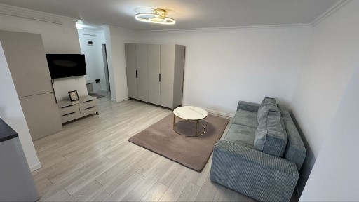 Apartament de închiriat - 2 camere, modern, parter, loc de parcare inclus - zona Lucian Blaga