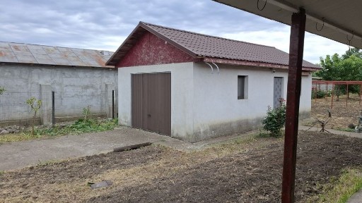 Vand casa complet utilata