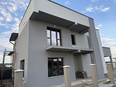 Casa Stefanesti P+1E si teren 500mp