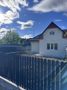Vand casa in Tarnaveni zona centrala Str Morii