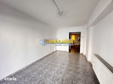 INCHIRIERE Spatiu Comercial CETATE Bulevard 34 mp. Centrala Termopane