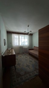 Închiriez apartament 3 camere mobilat et.1/4 250€ negociabil zona Gara