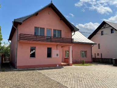 Imobil de vânzare în Bălcăuți, jud. Suceava, P+M, 367 mp desfășurați