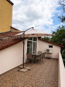 Chirie apartament 3 camere,casa craiova etajul 1, centru