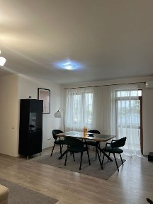 Apartament 3 camere de închiriat