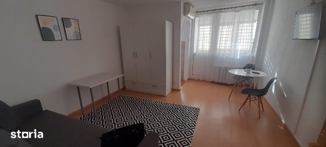 Militari,Gorjului,Cetatea de Balta, 2 min metrou