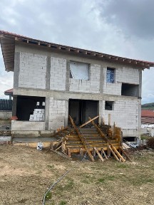 Casa individuală S+P+E suprafață (47+72+72 mp utili) teren 550mp