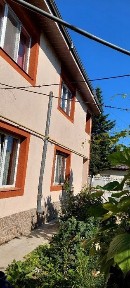 Persoană fizică vând casa cu etaj, beci, garaj zona gării Adjud Vrancea
