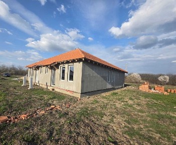 Duplex 3 camere Parța - 276 m² teren