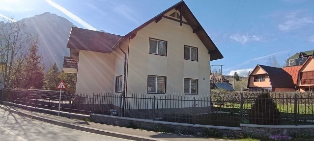 Casa de vanzare la munte