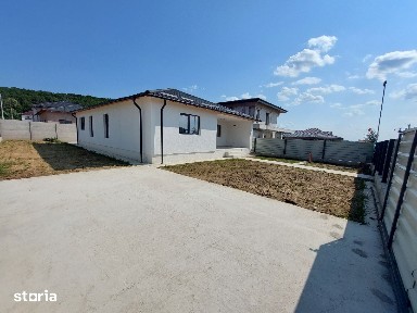 Vindem Casa Noua Mioveni str Prunilor 4 camere teren 440 mp la Cheie