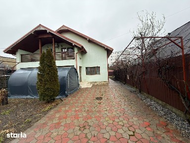 Proprietar vand casa aproape de centrul orașului Onesti