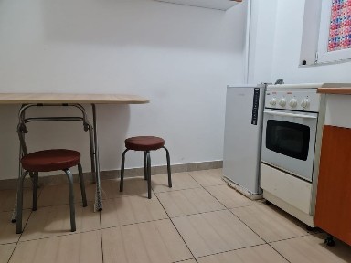 Închiriez garsonieră în zonă centrală