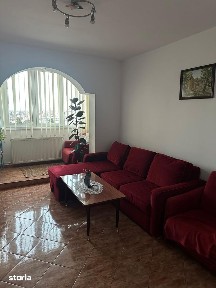 Apartament 3 Camere - 70 MP, Etaj 910, Zona Astra cu boxa