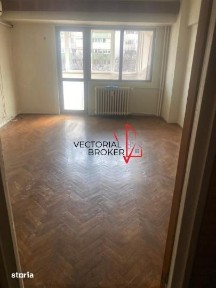 4 camere decomandat, etaj intermediar Piata Delfinului