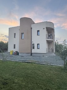 Vila zona Aradul Nou