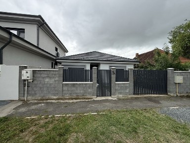 Casa cu 4 camere in cartier Gai