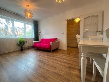 Închiriez apartament cu 2 camere, ultracentral în Arad