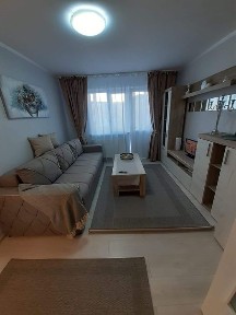 Proprietar,închiriez apartament 2 camere,etaj 3,zona Carpați Deva