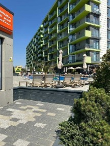 Apartament 3 camere LUX cu loc de parcare privat inclus in interiorul complexului | Vedere la mare & piscină | Alezzi Beach Resort Mamaia Nord | 87 mp