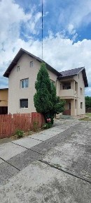 Ofer spre vânzare imobil (locuință, anexe și teren) la doar 10 min. de centrul orașului Târgoviște, jud. Dâmbovița.