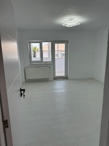 Apartament 4 camere de vânzare - 90 mp, renovat complet, Piața Moldovei, Focșani