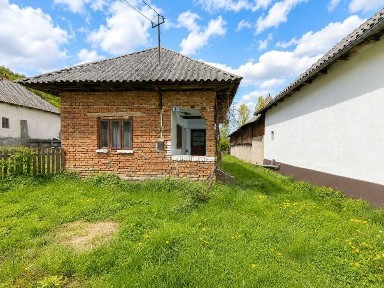 Casă cu teren 1200 mp + loturi suplimentare 800+200 mp | total 2200 mp | Bădești, Argeș - 24.000 €