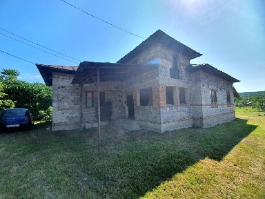 Casa de vânzare (Topoloveni)