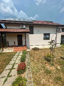 Vilă cu 4 dormitoare | Eficiență energetică | Langa Wet Republic | 5 km de Centru | Direct Proprietar