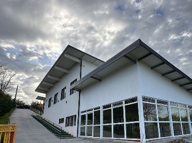 Vand spatiu comercial sau casa Barsanu 5A