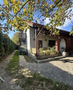 Schimb sau vand proprietate/casa si teren
