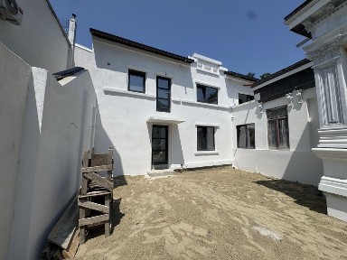 Casă de vânzare