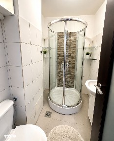 Piața Victoriei|2 camere mobilat|Parcare disponibilă|Fără risc seismic