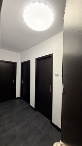 inchiriez apartament 2 camere decomandat OM renovat - totul nou