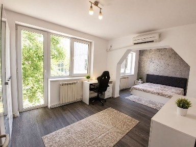 Apartament 3 camere, complet renovat, mobilat parțial, la doar 150 m de Plajă - Centru Mangalia