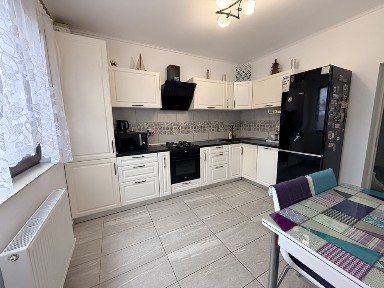 PROPRIETAR! Casa tip duplex mobilata și utilată!