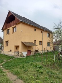 Vind casă cu etaj în Satu Mare str Pintea Haiducul 34