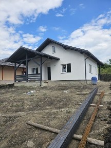 Vand casa la cheie