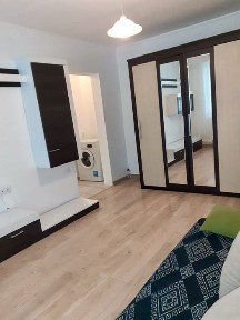 Inchiriez apartament 2 cam parter