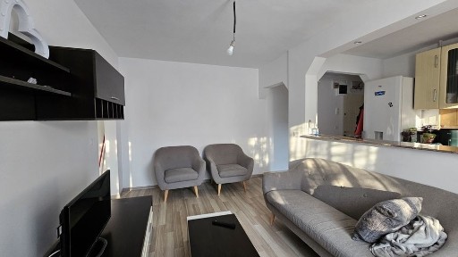PF vând apartament cu 3 camere, SD, Loc de Parcare Inclus.