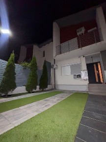 Casa de vanzare in Sanpetru, gata de mutare, langa Dealul Lempes