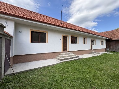 Casa sinca noua situata la DN in centrul comunei